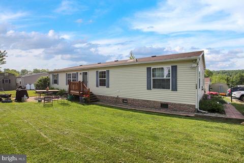 103 Buckskin Ct, Honey Brook, PA 19344