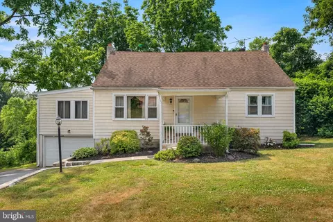 1552 Overhill Rd, West Chester, PA 19382