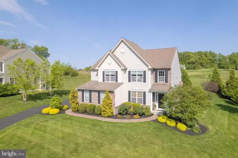 229 Ironstone Ln, Elverson, PA 19520