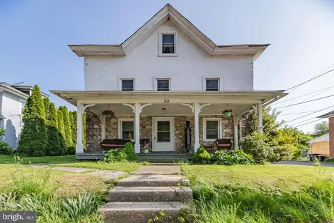 33 W Main St, Elverson, PA 19520