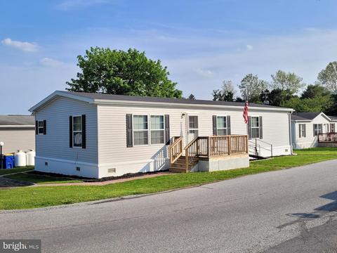 26 Vintage Ln, Honey Brook, PA 19344