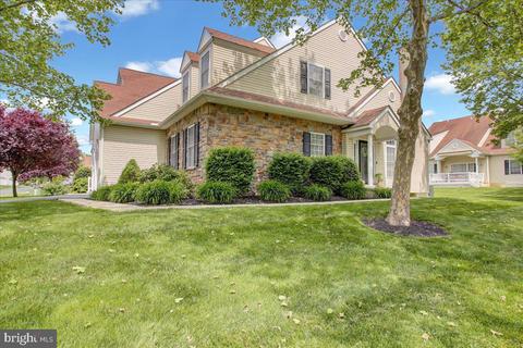 160 Waynebrook Dr, Honey Brook, PA 19344