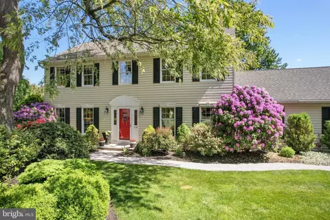 1137 Cockburn Dr, West Chester, PA 19382