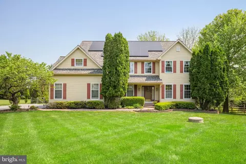 15 Angelica Dr, Avondale, PA 19311