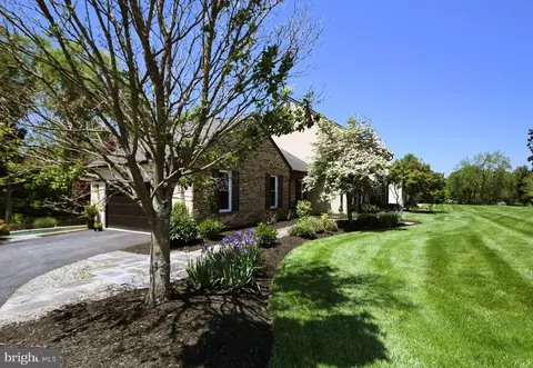1166 Arrowhead Dr, West Chester, PA 19382