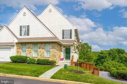 805 Whispering Brooke Dr, Newtown Square, PA 19073