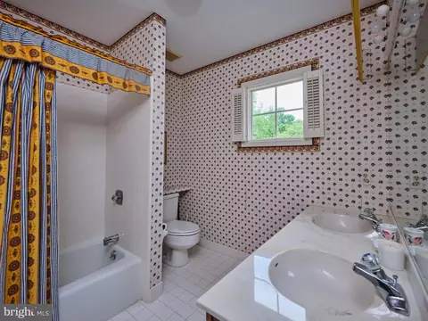 220 Hedgemere Dr, Devon, PA 19333 photo 28