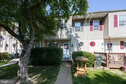 51 Brighton Ct, Downingtown, PA 19335