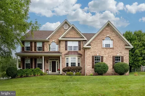 126 Picket Post Ln, Phoenixville, PA 19460