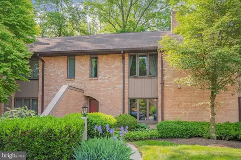 136 Woodgate Ln #26, Paoli, PA 19301