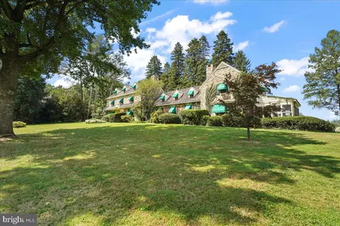 153 E Locust Ln, Kennett Square, PA 19348 photo 2