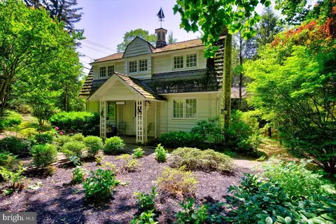 446 Homestead Rd, Wayne, PA 19087