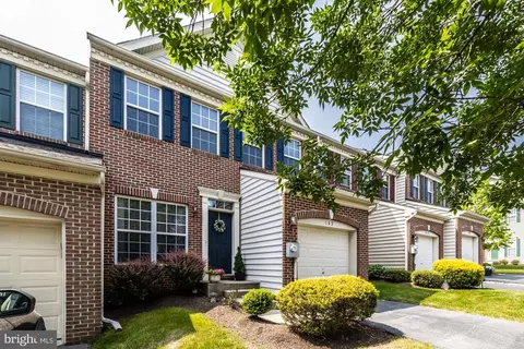 143 Penns Manor Dr, Kennett Square, PA 19348