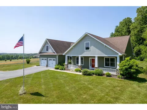 1 Lois Ln, Cochranville, PA 19330