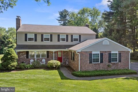 30 Atterbury Dr, Malvern, PA 19355