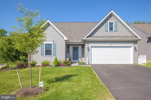 230 Greenwood Dr, Oxford, PA 19363