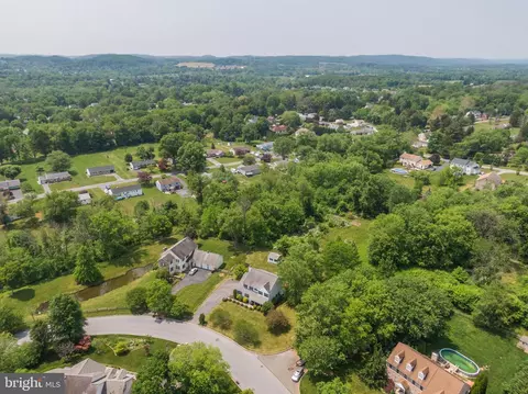 105 Dennis Ln, Phoenixville, PA 19460