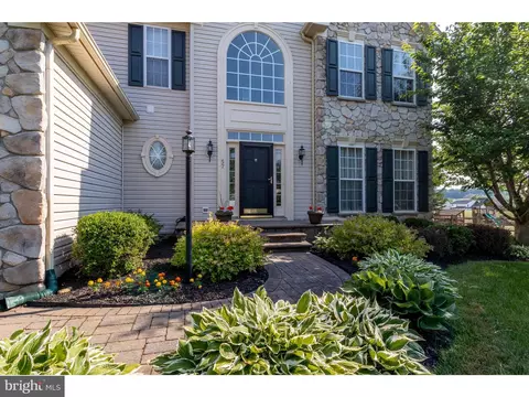 57 Allsmeer Dr, West Grove, PA 19390