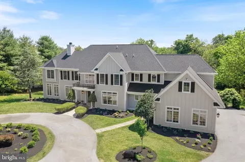 1014 Sugartown Rd, Berwyn, PA 19312