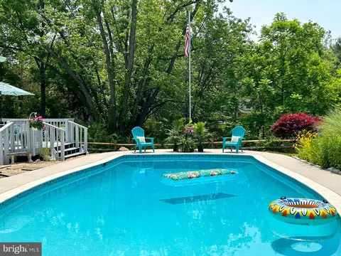 1525 Brian Dr, West Chester, PA 19380