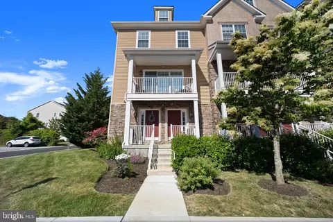 100 Justin Dr #67, West Chester, PA 19382