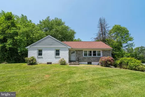 1344 Faucett Dr, West Chester, PA 19382