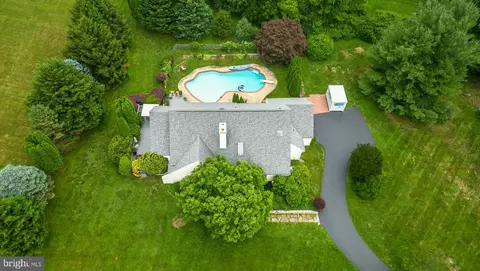 375 Harshaw Dr, Chester Springs, PA 19425