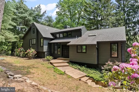 905 Briar Wood Ct, West Chester, PA 19380