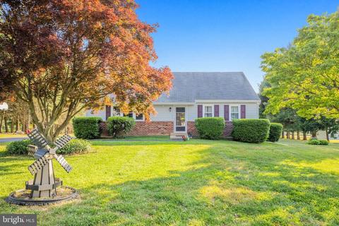 28 Harvest Ln, West Grove, PA 19390