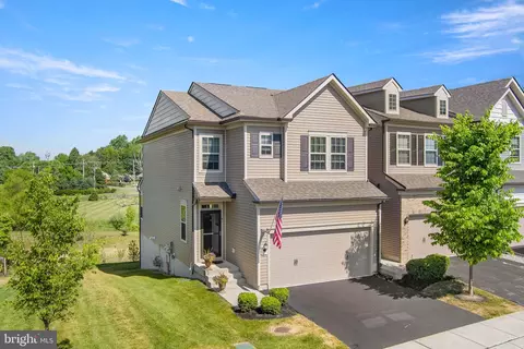 51 Locks Farm Ln, Downingtown, PA 19335