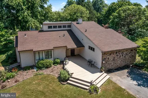 9023 Hickory Hill Rd, Oxford, PA 19363