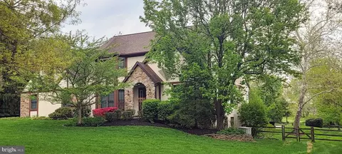 16 Batten Dr, Downingtown, PA 19335