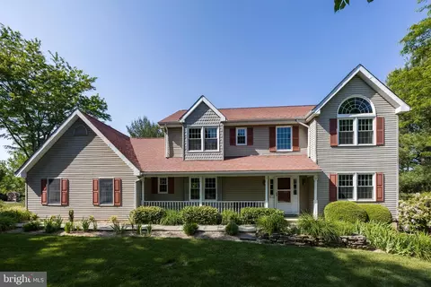 11 Bramble Ln, West Grove, PA 19390
