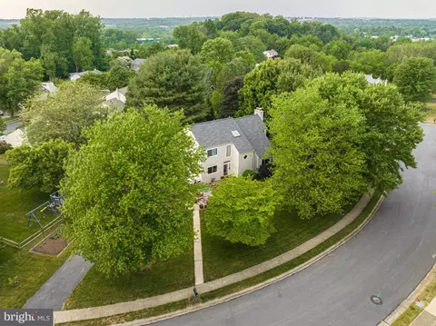 5 Beard Cir, Phoenixville, PA 19460