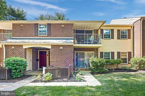 54 Old Forge Xing, Devon, PA 19333
