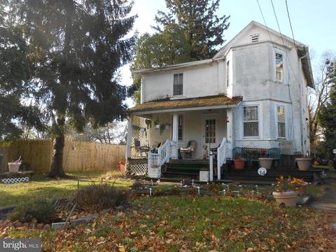 14 Lloyd Ave, Malvern, PA 19355