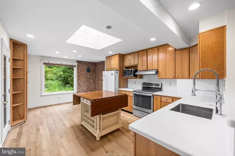 310 Barberry Ln, Wayne, PA 19087 photo 13