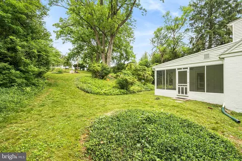 310 Barberry Ln, Wayne, PA 19087 photo 4