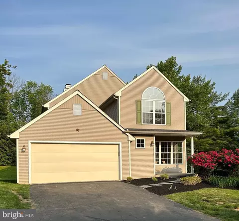 18 Kingfisher Ln, Downingtown, PA 19335