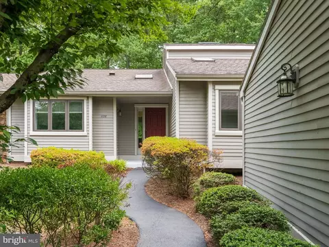 1128 Merrifield Dr, West Chester, PA 19380