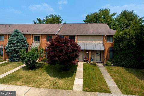 125 Caernarvon Ct, Exton, PA 19341