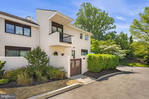 11 Brettagne, Devon, PA 19333