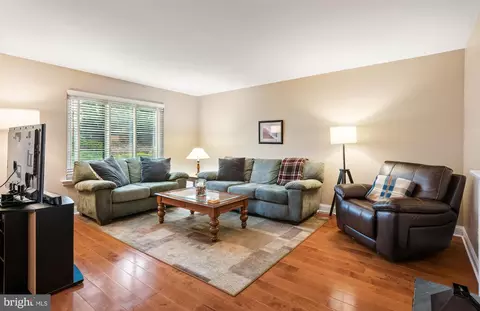 402 Hanover Ct, Chesterbrook, PA 19087 photo 12
