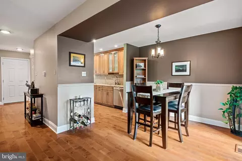 402 Hanover Ct, Chesterbrook, PA 19087 photo 8