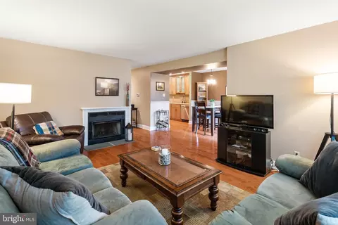 402 Hanover Ct, Chesterbrook, PA 19087 photo 14