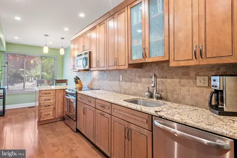 402 Hanover Ct, Chesterbrook, PA 19087 photo 6