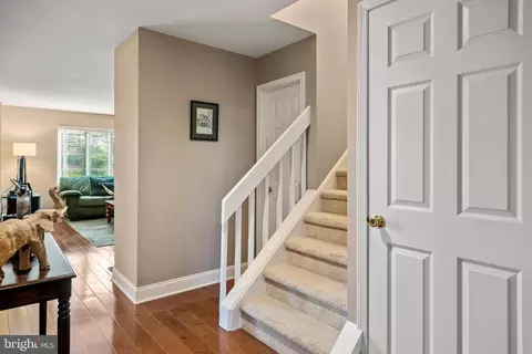 402 Hanover Ct, Chesterbrook, PA 19087 photo 4