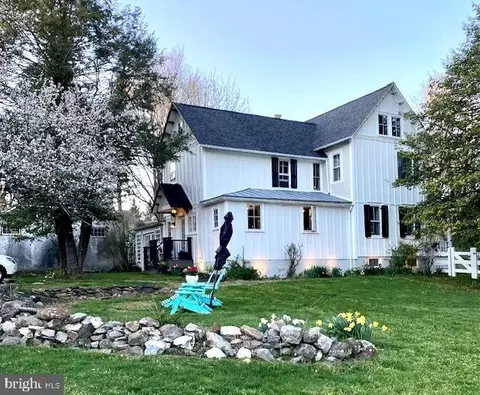 244 Leopard Rd, Berwyn, PA 19312