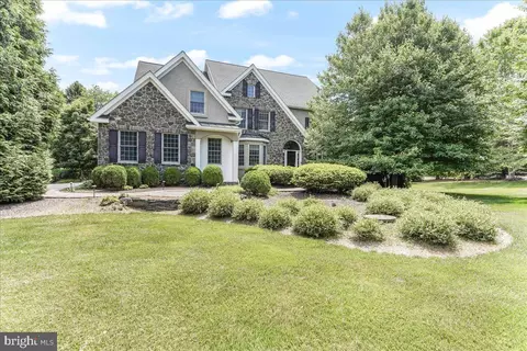 205 Fallbrooke Dr, Kennett Square, PA 19348
