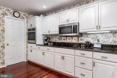 302 Heritage Pl, Devon, PA 19333 photo 11